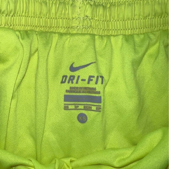 Nike Dri Fit Women’s Neon Yellow Lined Running Shorts Size XS - Picture 5 of 6